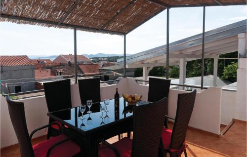 Nice Apartment In Pakostane With 2 Bedrooms And Wifi - Pakoštane