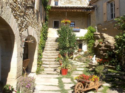 Le Mas de la Roche in Montbrison-sur-Lez