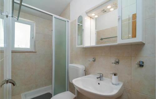 Gorgeous Apartment In Supetar-Splitska