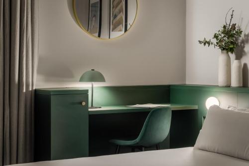 room detail thumbnail 1
