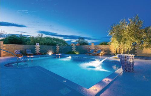Cozy Apartment In Biograd With Outdoor Swimming Pool - Biograd na Moru