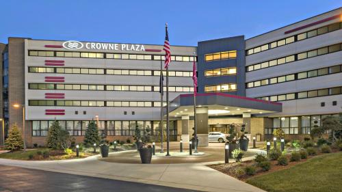 Crowne Plaza Lansing West, an IHG Hotel - Lansing