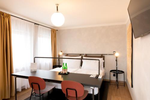 Miss Sophie's Downtown - image 8