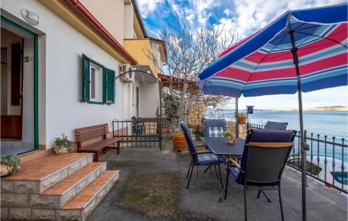 Cozy Home In Klada With Kitchen