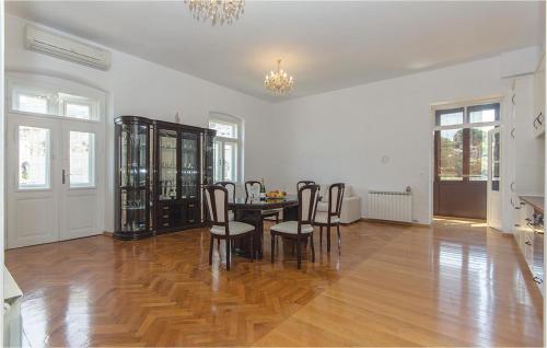 Beautiful apartment in Pula with 2 Bedrooms and WiFi - Apartment - Pula