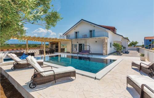 Gorgeous Home In Vrsi With Wifi - Vrsi