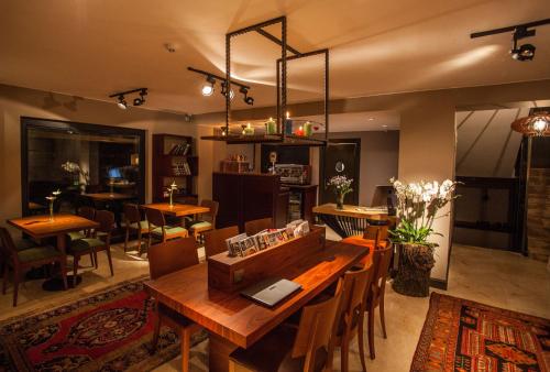 Juliet Rooms & Kitchen - image 7