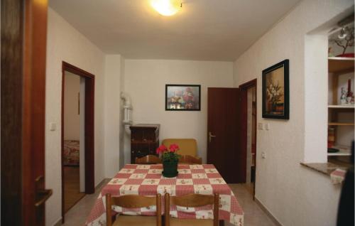 Awesome Apartment In Labin With Wifi