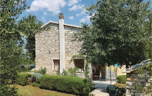 Beautiful Home In Mratovo With Kitchen