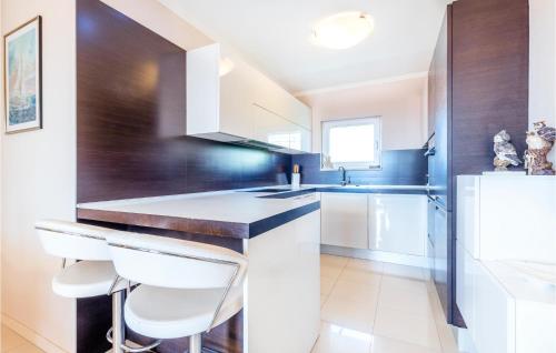 3 Bedroom Nice Apartment In Split, Split (photo 8)