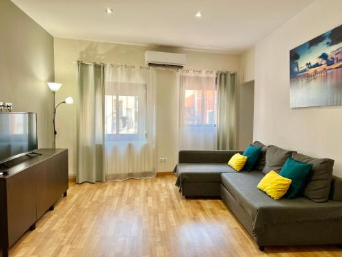  Comfortable renovated flat, WiFi! in Badalona
