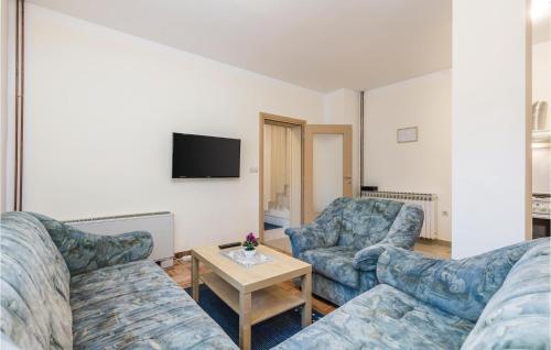 Cozy Apartment In Bresca With Wifi