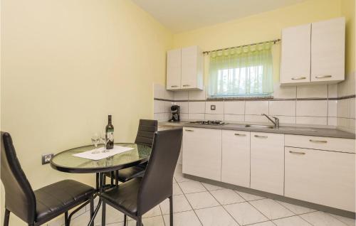 1 Bedroom Pet Friendly Apartment In Povljana