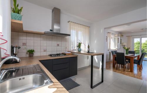 Awesome Home In Breg Ivanovci With Kitchen
