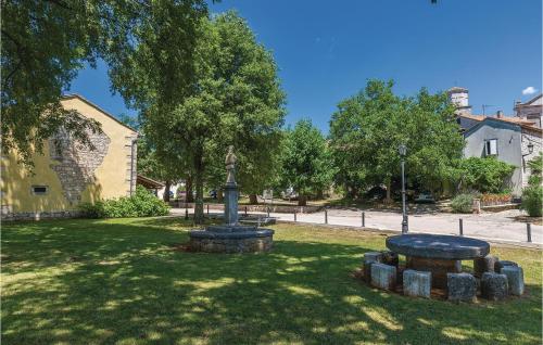 Lovely Home In Kmacici With Kitchen