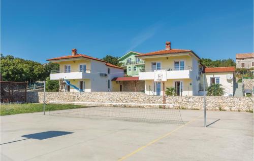  Amazing apartment in Labin with 2 Bedrooms, WiFi and Outdoor swimming pool in Diminići