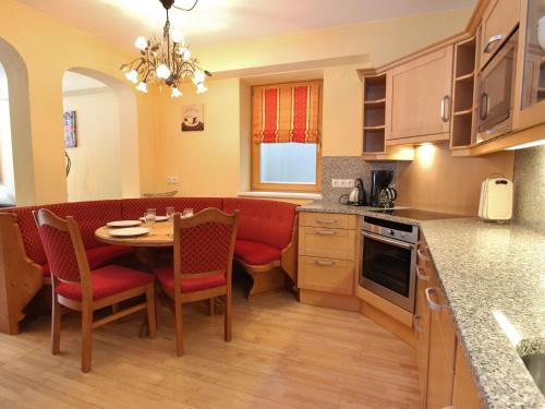 Large chalet apartment in Saalbach Hinterglemm