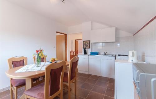 Lovely Apartment In Rovinj With Kitchen