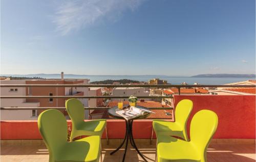 Lovely Apartment In Makarska With Kitchenette