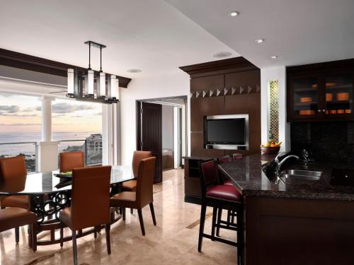 Kitchen, Hyatt Vacation Club at Sirena del Mar in Cabo San Lucas