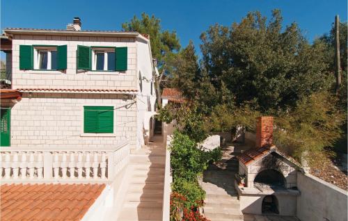  Apartment Bobovisce na moru 22 in Ložišće