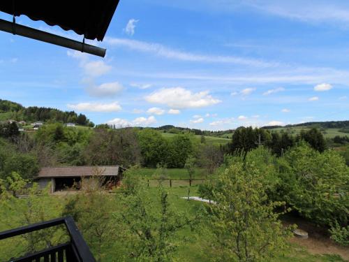 Apartment in Koettmannsdorf near bathing lakes