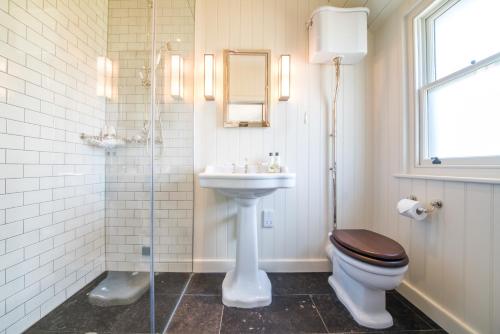 The Three Daggers - image 3