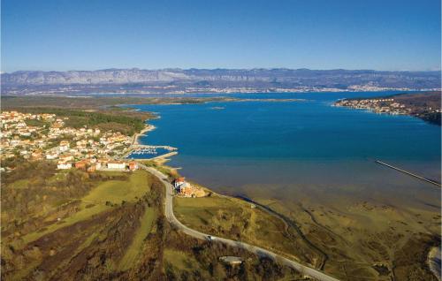 Gorgeous Apartment In Cizici With House Sea View