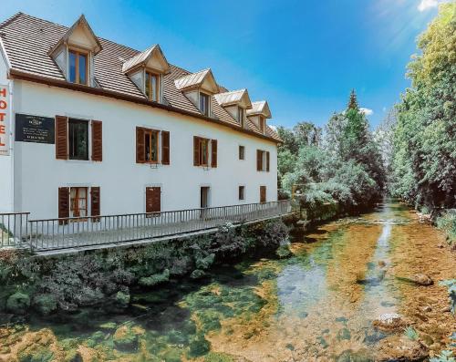 . Auberge de la Rivière