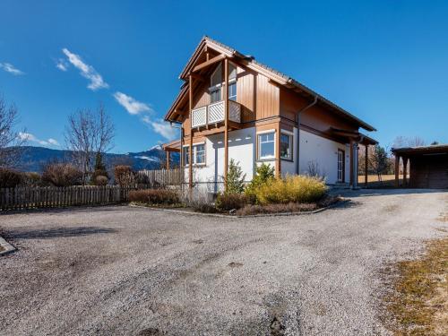 Four-Bedroom Holiday Home