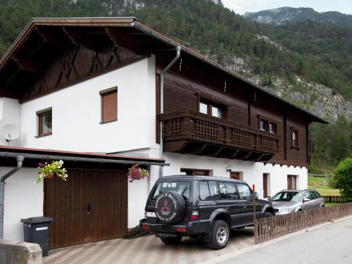 Comfortable Apartment near Arlberg Ski Area in Tyrol