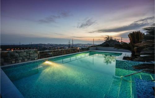 Nice Apartment In Mravince With House Sea View