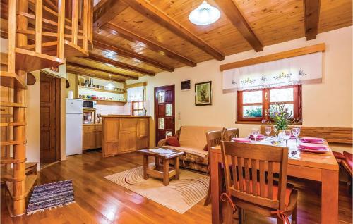 2 Bedroom Stunning Home In Lukovdol