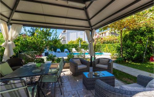  Apartment Kastel Stari 96 with Outdoor Swimmingpool in Kaštela