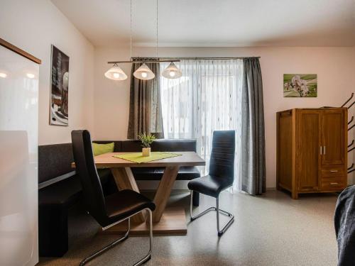 Welcoming Apartment in Patergassen with Free Wifi - Fügen