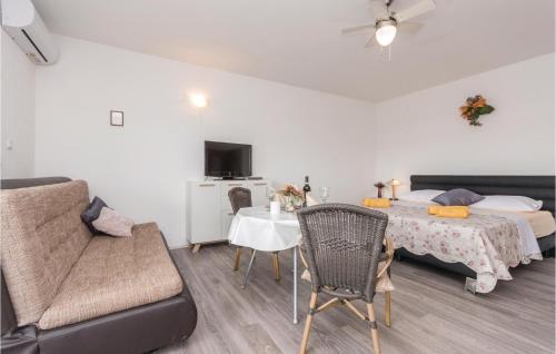  One-Bedroom Apartment in Sveti Filip i Jakov in Sveti Filip i Jakov
