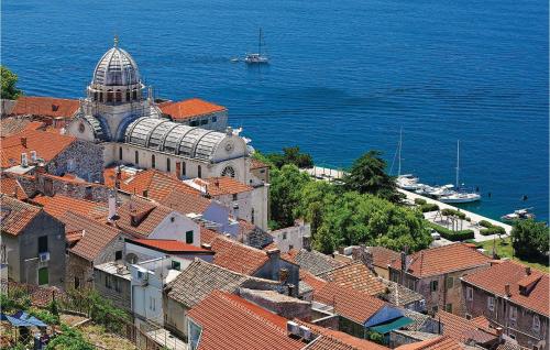 Amazing Apartment In Sibenik With Kitchen