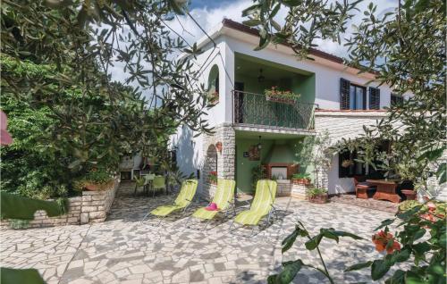 Nice Home In Manjadvorci With 3 Bedrooms And Wifi - Manjadvorci