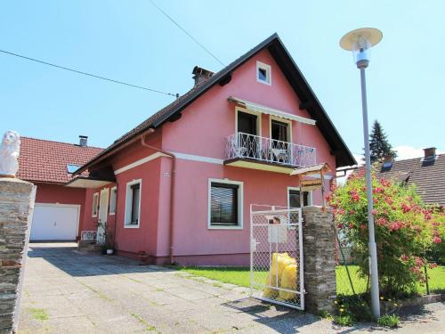  Cozy apartment in Eberndorf Carinthia near the Petzen ski area, Pension in Eberndorf bei Suha