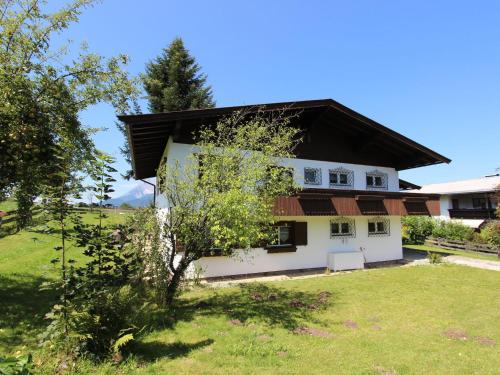 Spacious Holiday Home in St Johann near Ski Area - Alpendorf