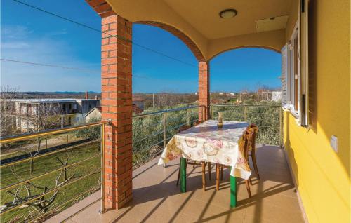 2 Bedroom Amazing Apartment In Dracevac Ninski
