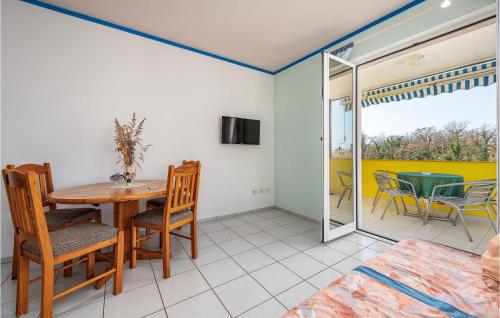 1 Bedroom Cozy Apartment In Duba in Duba