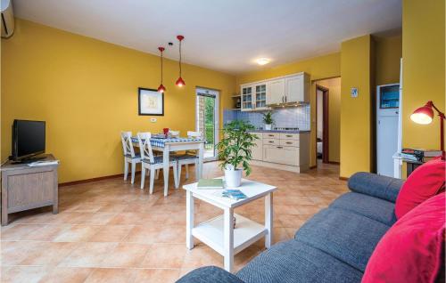 Amazing Apartment In Umag With Wifi