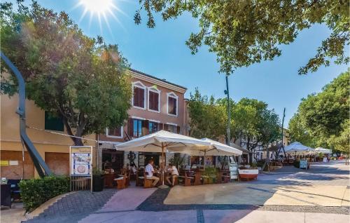  Nice apartment in Novi Vinodolski with 2 Bedrooms and WiFi, Unterkunft in Novi Vinodolski