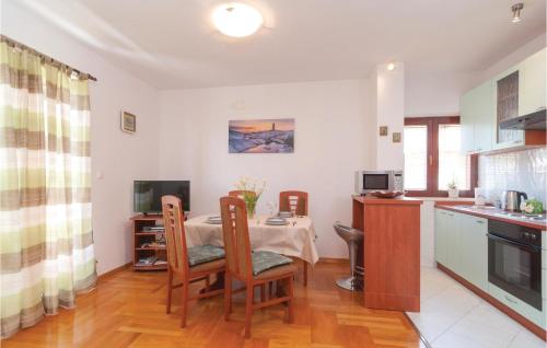 Two-Bedroom Apartment In Split
