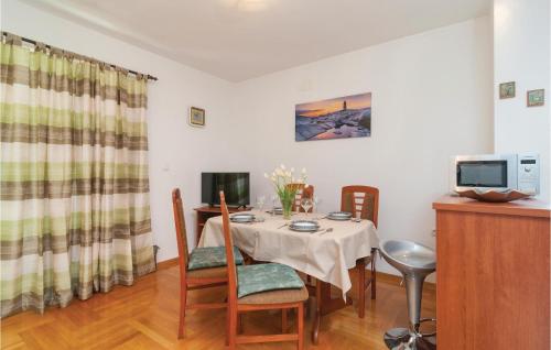 Two-Bedroom Apartment In Split, Spalato (Split) (foto 7)