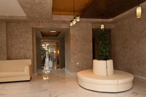 Hotel Hyperion - image 9