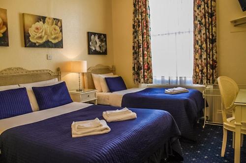 Blades Hotel - image 6
