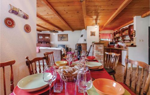 Restorāns, Awesome Home In Breze With Wifi in Breze