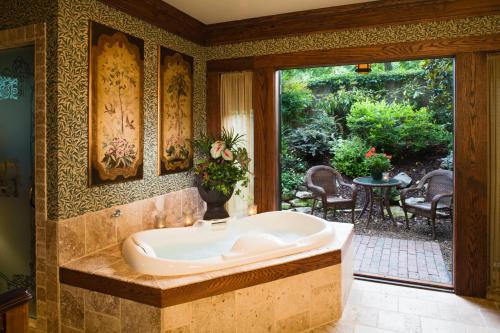 1900 Inn on Montford - 스파